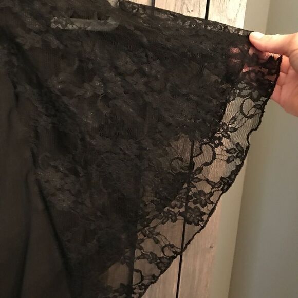 Express Sheer Lace Top   - Picture 3 of 7